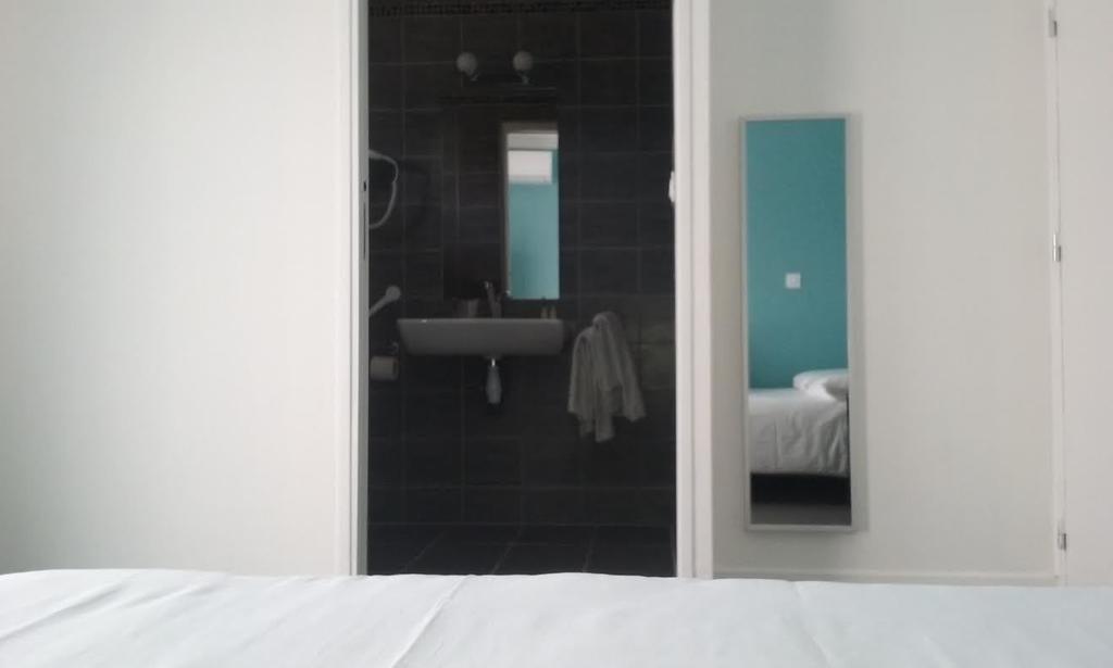 ארגלס-סור-מר Hotel Bleu Azur חדר תמונה