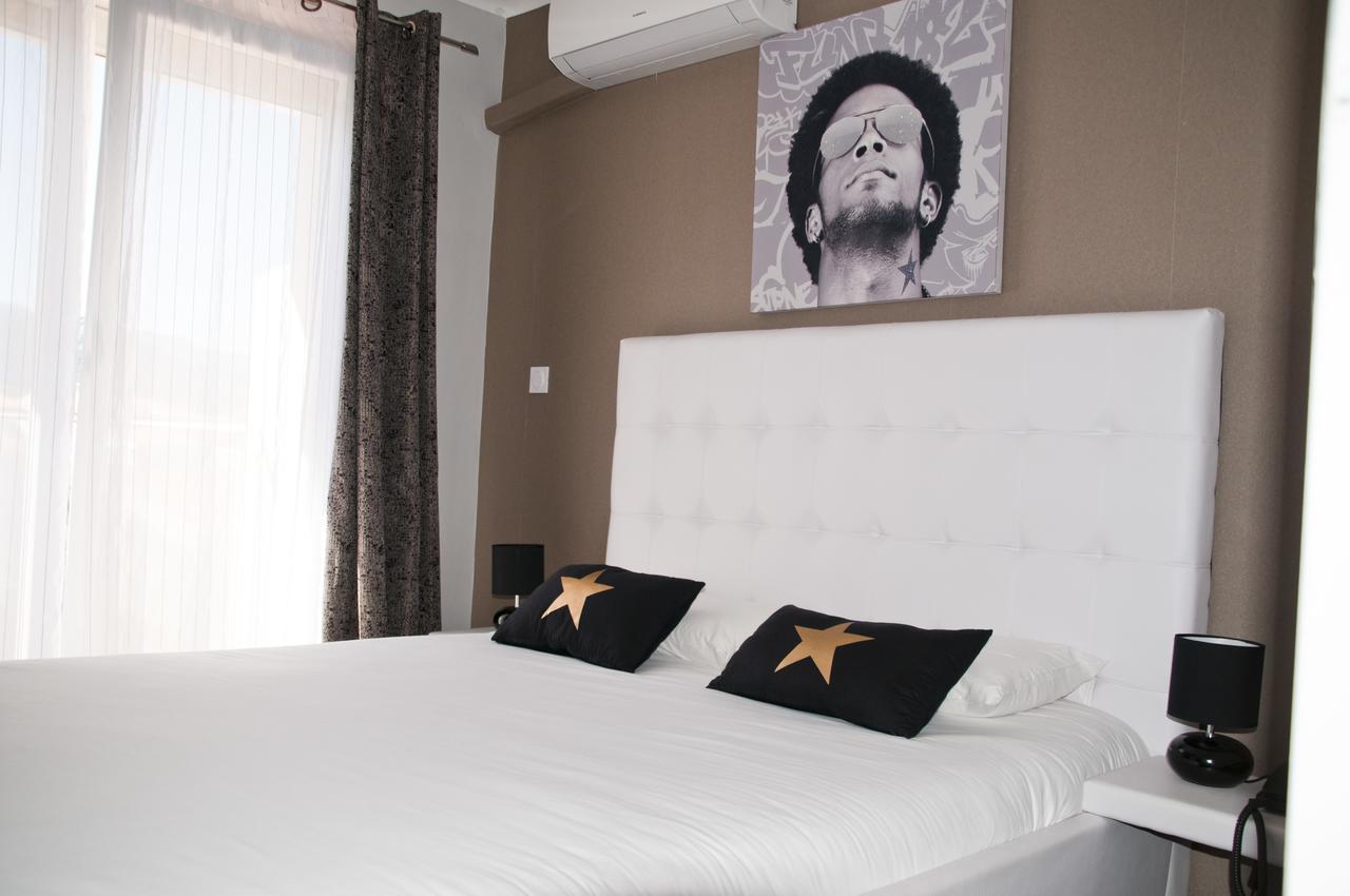 ארגלס-סור-מר Hotel Bleu Azur מראה חיצוני תמונה