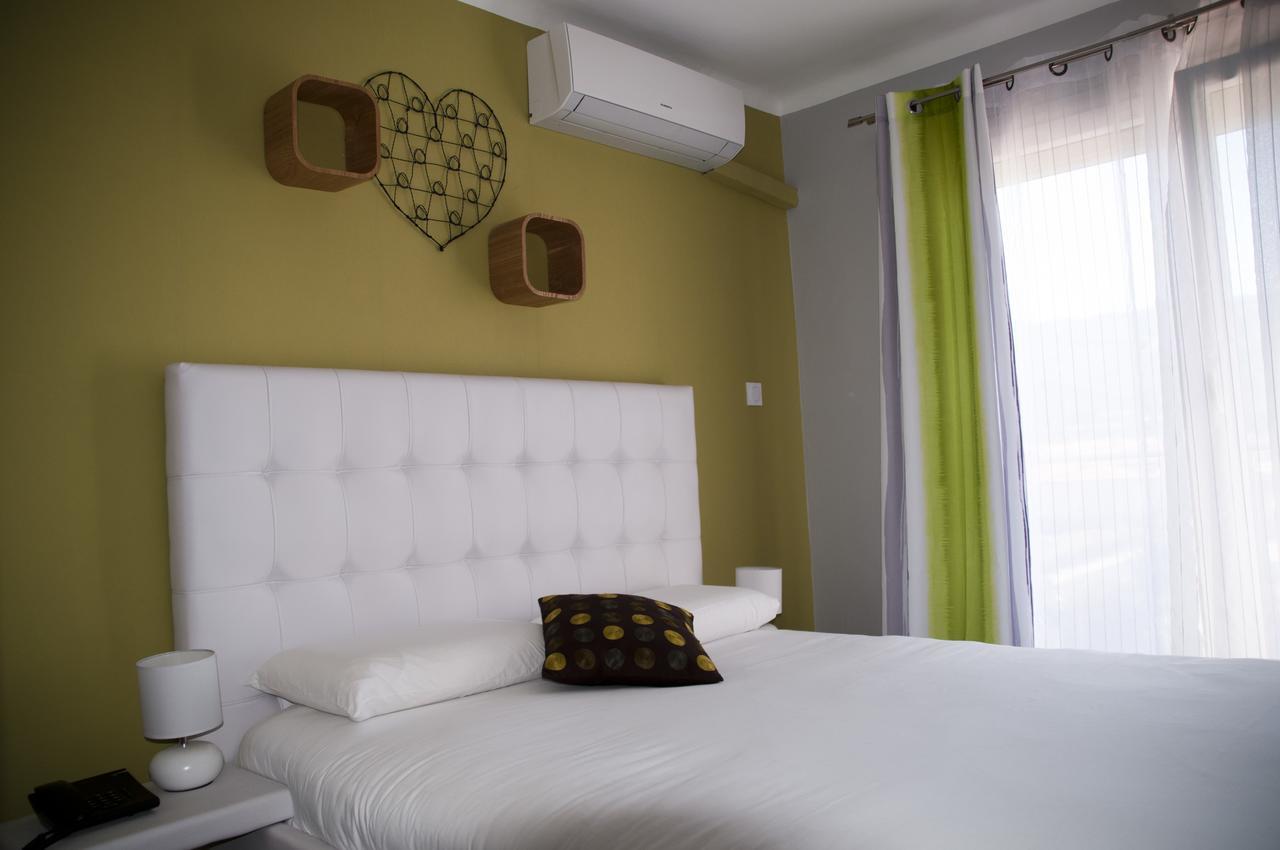 ארגלס-סור-מר Hotel Bleu Azur מראה חיצוני תמונה